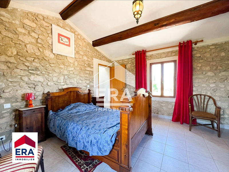 Maison - 250 m² - 15 pièces