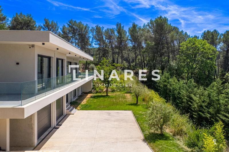 Villa - 300 m² - 9 pièces