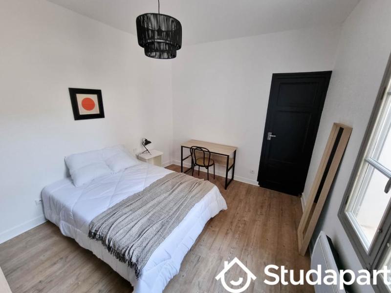 Chambre - 13 m² - 1 pièce