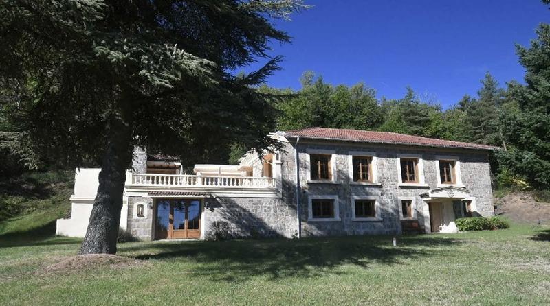 Maison - 600 m² - 10 pièces