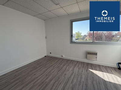 Local commercial - 87 m² - 3 pièces