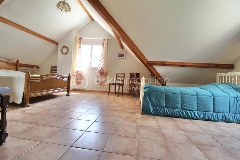 Pavillon - 130 m² - 6 pièces