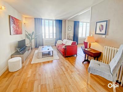 Appartement - 99 m² - 3 pièces