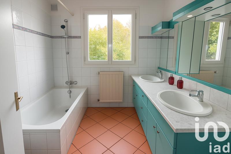 Maison - 178 m² - 8 pièces
