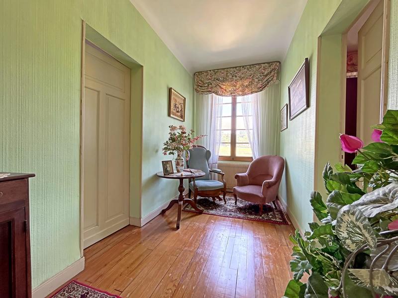 Maison ancienne - 221 m² - 8 pièces