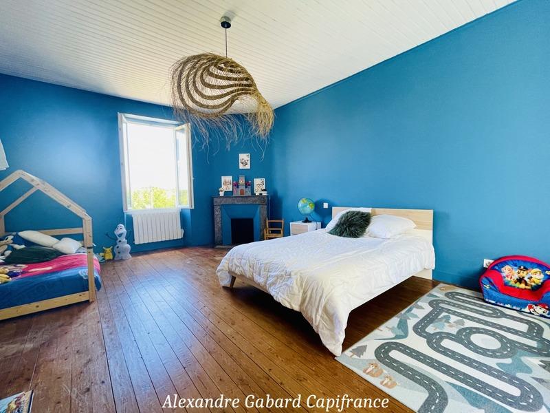 Maison en pierre - 160 m² - 6 pièces