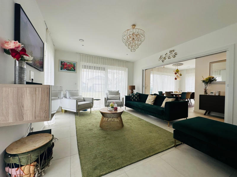 Maison - 267 m² - 8 pièces