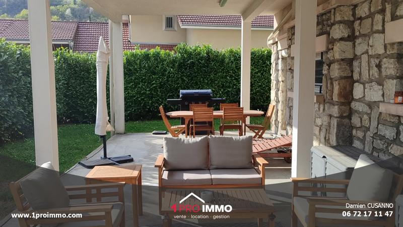 Maison - 202 m² - 5 pièces