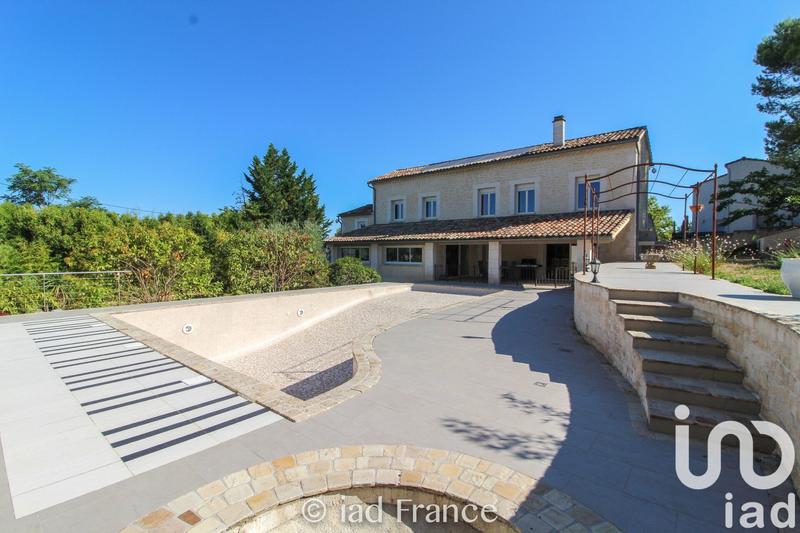 Maison - 230 m² - 9 pièces