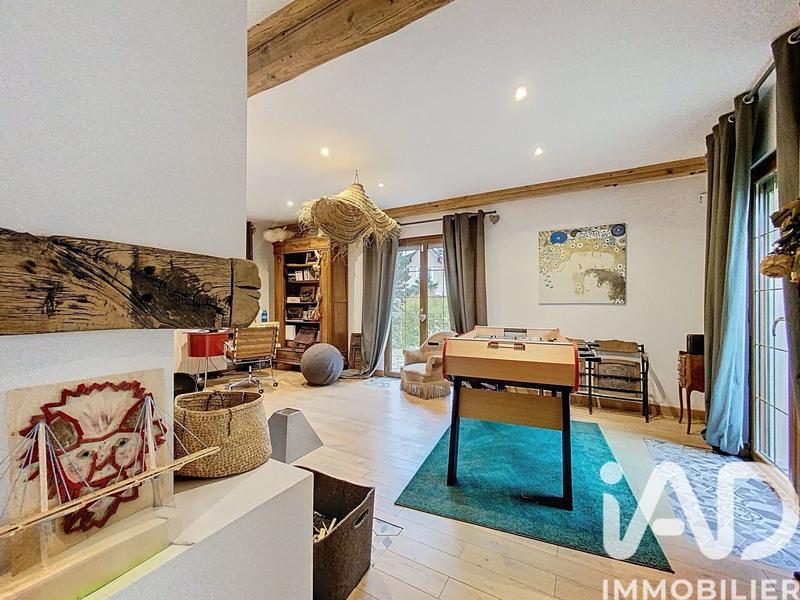 Maison - 234 m² - 7 pièces