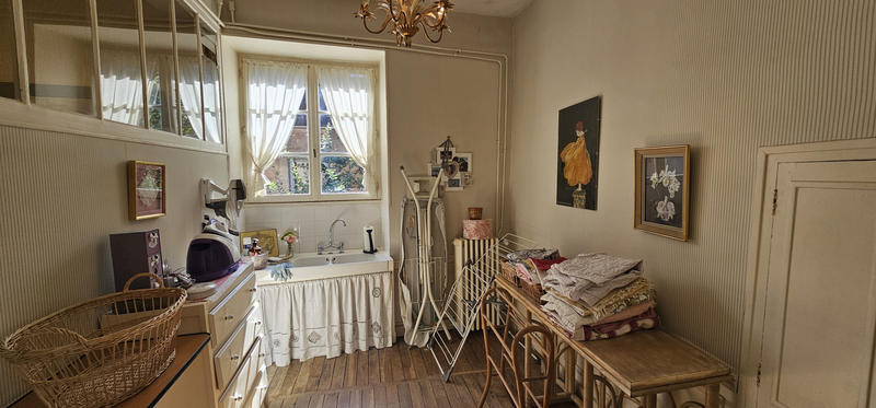 Propriété - 224 m² - 10 pièces