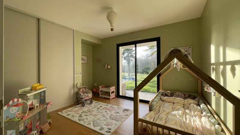 Maison contemporaine - 242 m² - 10 pièces