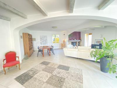 Villa - 185 m² - 6 pièces