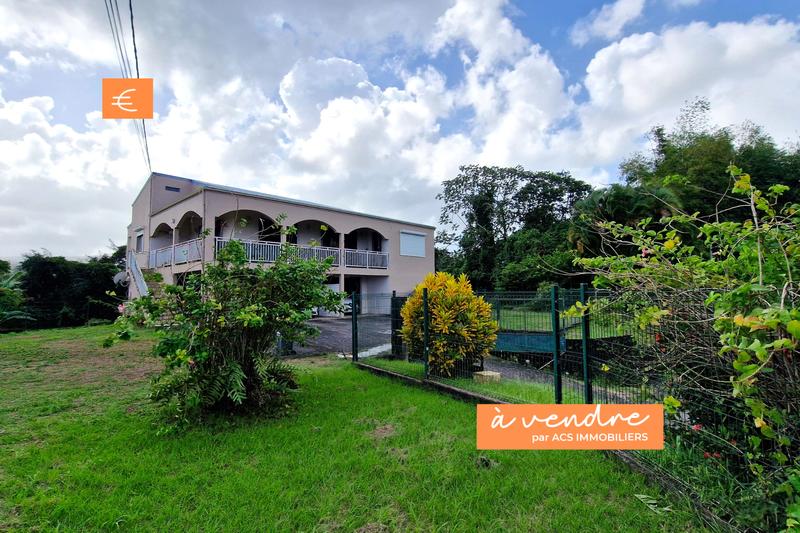 Maison - 238 m² - 9 pièces