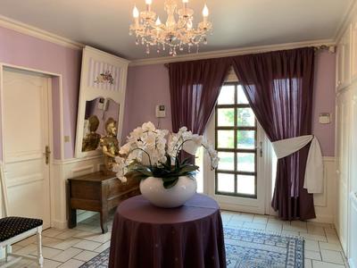 Maison - 460 m² - 14 pièces