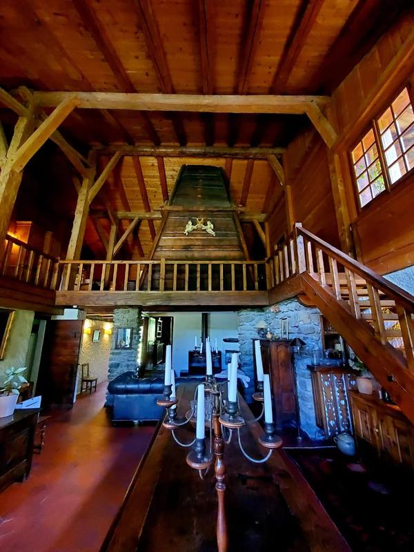 Maison - 335 m² - 8 pièces