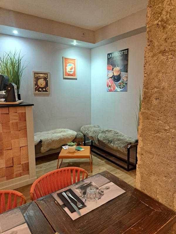 Fonds de commerce - Magasins - 185 m²