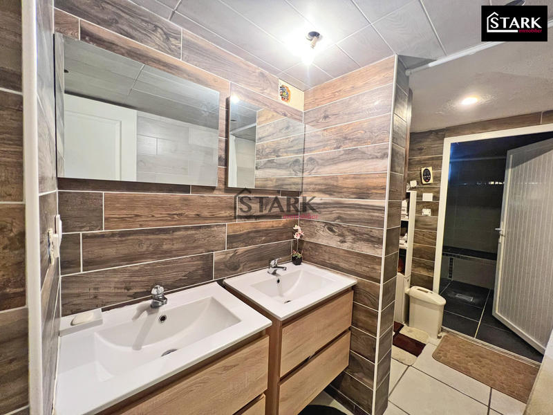 Maison - 170 m² - 8 pièces