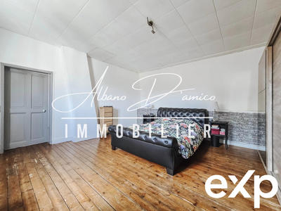 Maison - 182 m² - 9 pièces