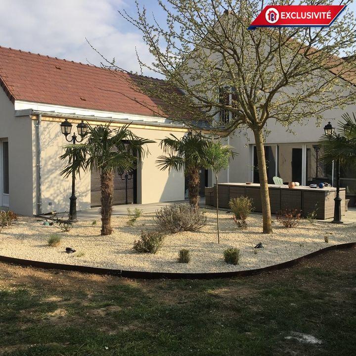 Demeure - 271 m² - 5 pièces