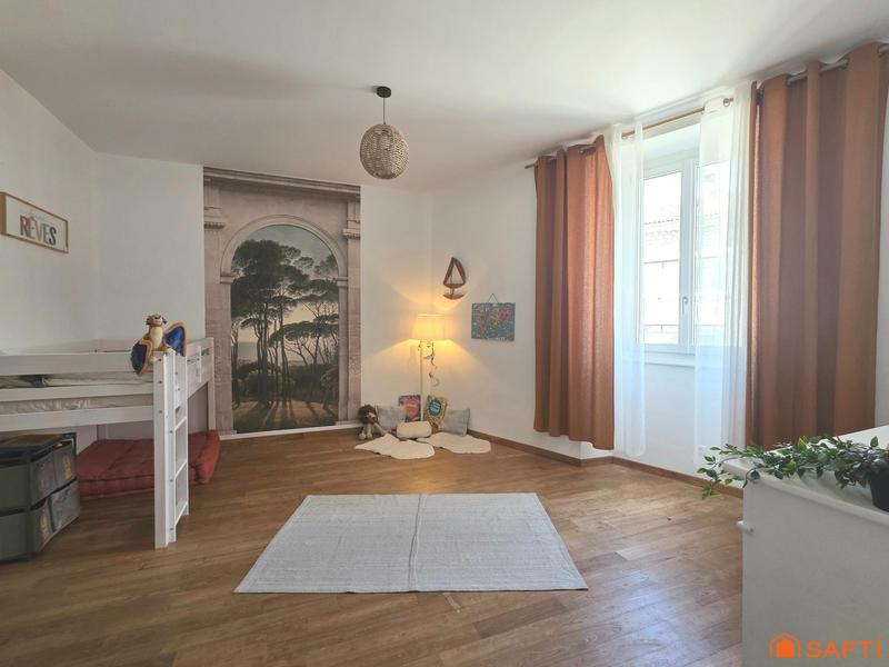 Maison de village - 210 m² - 7 pièces