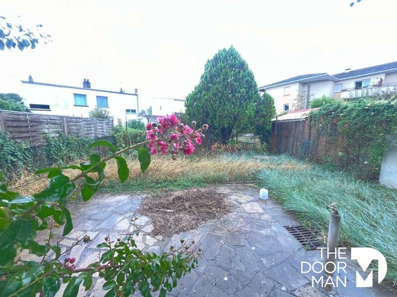 Maison jumelée - 86 m² - 5 pièces