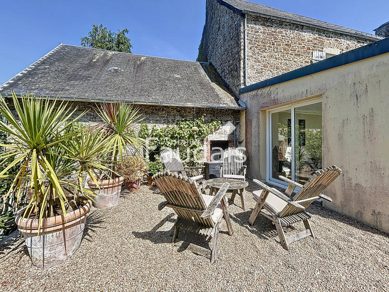 Maison - 282 m² - 7 pièces