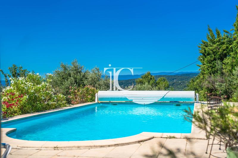 Propriété - 363 m² - 12 pièces