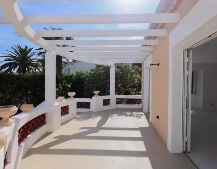 Villa - 260 m² - 10 pièces
