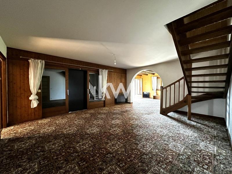 Maison - 365 m² - 17 pièces