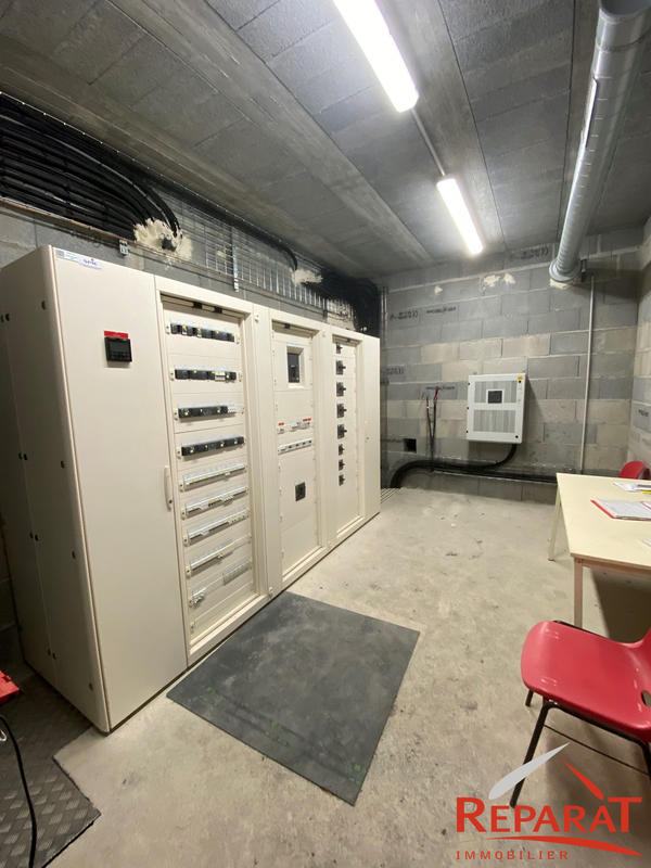 Local commercial - 4 174 m²