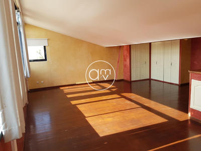 Appartement - 104 m² - 4 pièces