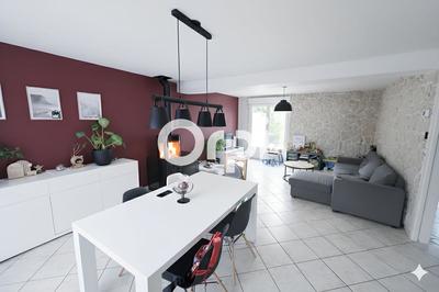 Maison - 93 m² - 4 pièces