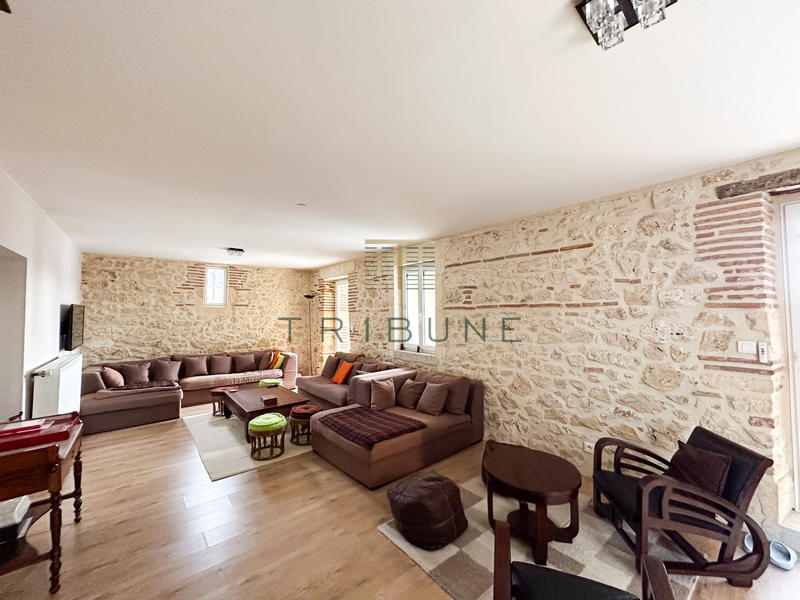 Maison - 205 m² - 8 pièces