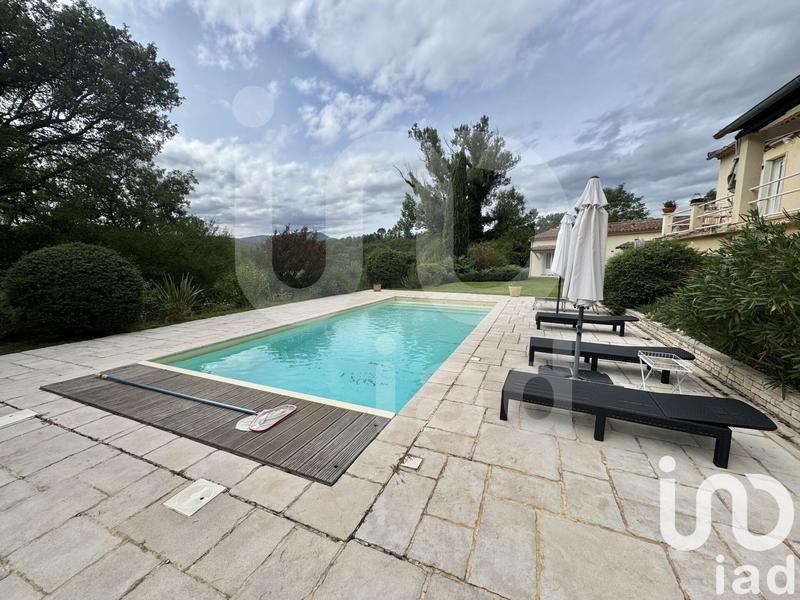 Maison - 160 m² - 5 pièces