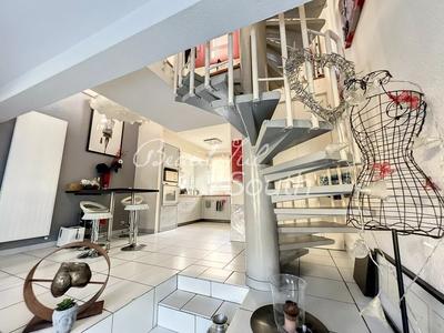 Appartement - 174 m² - 6 pièces