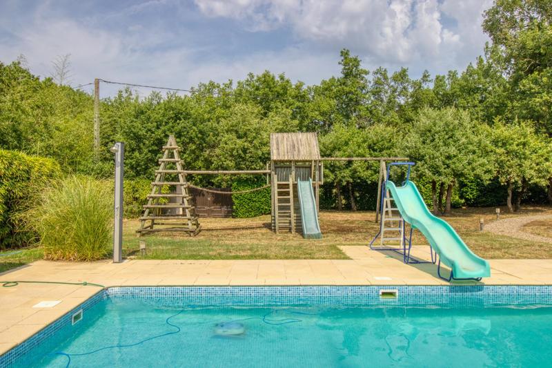 Maison - 180 m² - 7 pièces