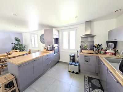 Maison - 92 m² - 5 pièces