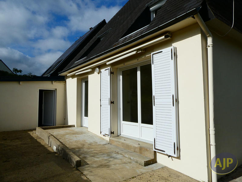 Maison - 95 m² - 5 pièces