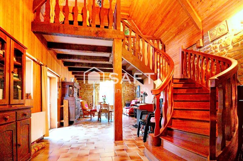 Maison - 160 m² - 8 pièces