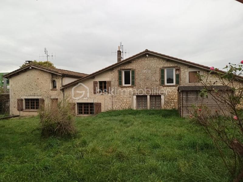 Corps de ferme - 379 m² - 14 pièces