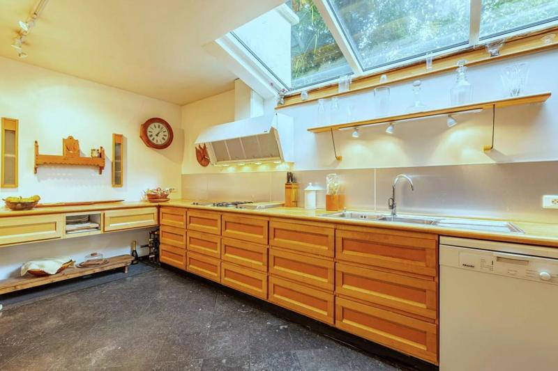 Maison - 229 m² - 6 pièces