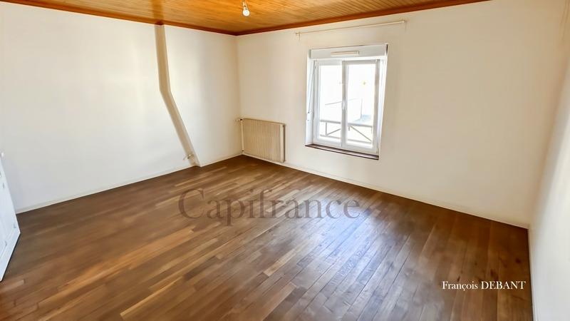 Maison - 177 m² - 7 pièces