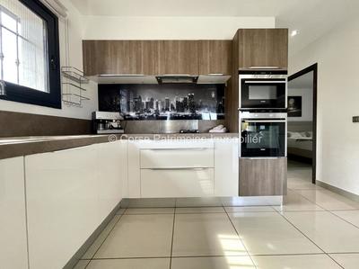 Villa - 210 m² - 6 pièces