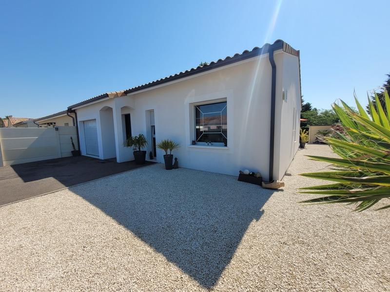 Maison - 90 m² - 5 pièces