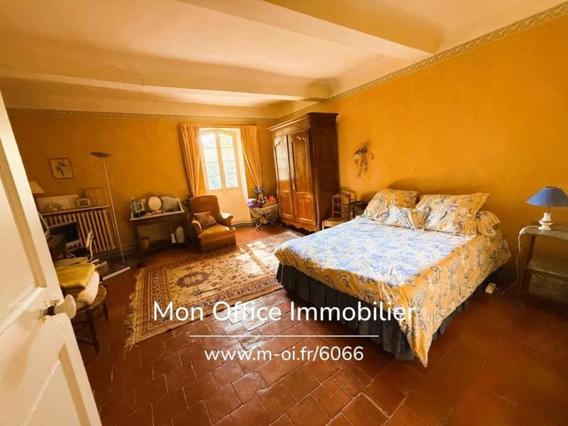 Maison - 390 m² - 14 pièces