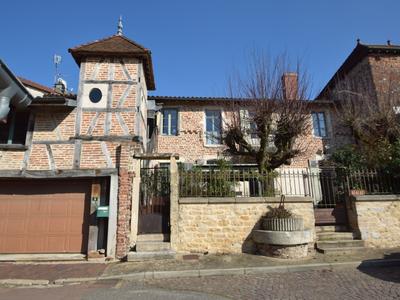 Maison - 243 m² - 6 pièces