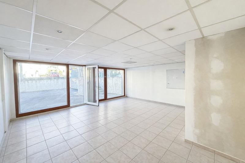 Local commercial - 61 m² - 2 pièces