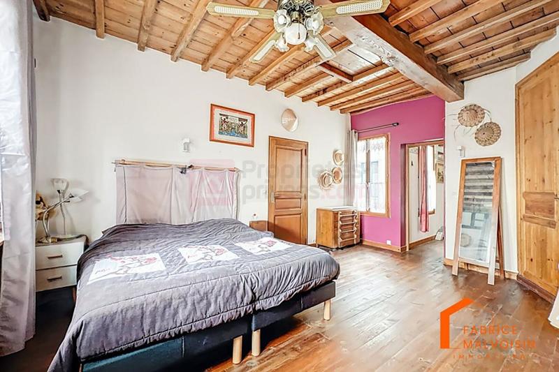 Maison - 402 m² - 16 pièces