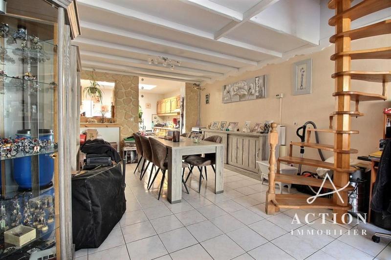 Maison - 90 m² - 4 pièces